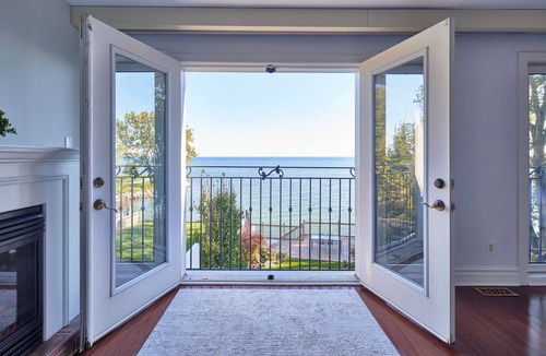 New Toronto House | Luxury 4Brd LAKE FRONT HOUSE in Toronto!