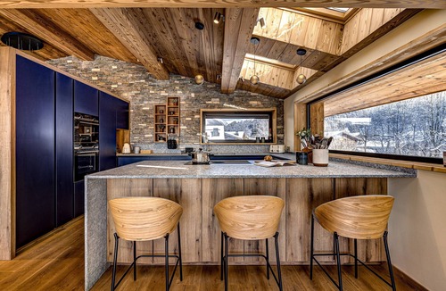 Les Praz-de-Chamonix Ski Chalet | Luxury 6BR Chalet with Hot Tub & Glacier Views