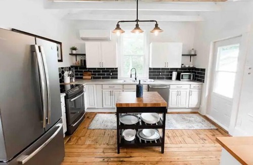 Chester House | Luxury Accomodation, Footsteps from the Ocean.n