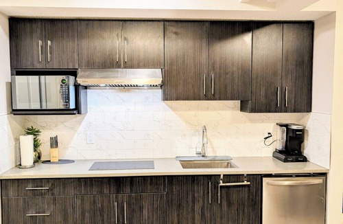 Airdrie Apartment | Luxury and Modern 2 bedroom suite