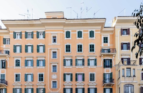 San Giovanni Apartment | Luxury Apartment in San Giovanni for 10 Guests - 3 Bathrooms and a Jacuzzi