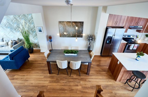 Wasaga Beach House | Luxury Beach House - Steps To Wasaga Beach