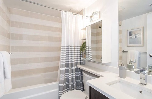 Downtown Vancouver Apartment | Luxury Beautiful Suite in the Heart of Downtown