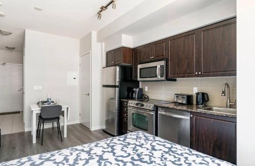 Fort York Apartment | Luxury CN Tower Suites - Save on Monthly Stays