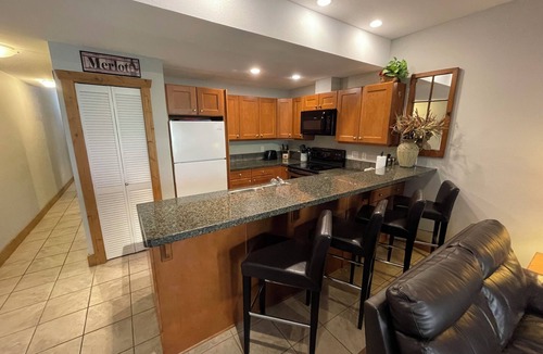 Okanagan-Similkameen Condo | LUXURY CONDO, 2 BEDROOMS, 1 BATH, SLEEPS 5