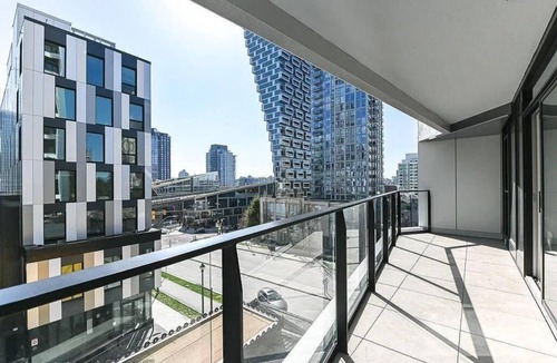 Granville Island Condo | LUXURY CONDO SLEEPS 6-8, DT VANCOUVER!