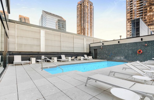 Downtown Montreal Apartment | Luxury Condo-Tour des Canadiens- 1BR -Great View!