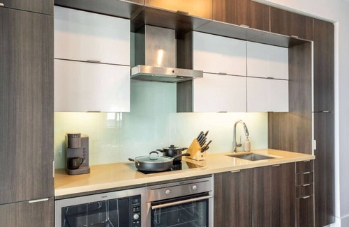 Toronto Entertainment District Apartment | Luxury Condo w/Pool, CN Tower View, Gym, Workspace