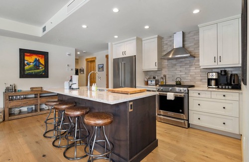 Canmore Condo | Luxury Corner Condo w/Mountain Views + Hot Tub