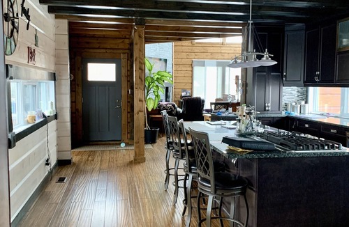 Petersfield Cottage | Luxury cottage living along Netley Creek in Petersfield, MB