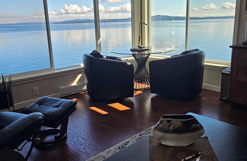Chemainus House | Luxury cottage on the ocean