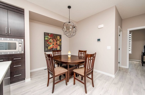 Southwest Calgary House | Luxury cozy home in the south of Calgary