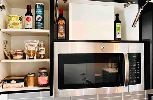 Connaught Apartment | Luxury DT Gorgeous Sunset Suite with Free Parking