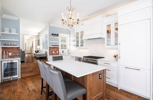 South Central Villa | Luxury Escape - Private Pool and Hot Tub (minutes to downtown) BL: 4090550