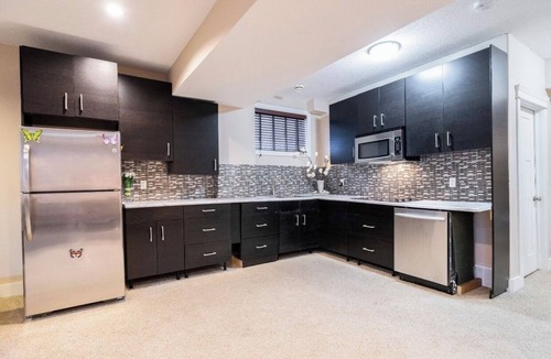 West Edmonton House | Luxury home 3700 sq with jetted tub/4 fireplaces/sleep 9