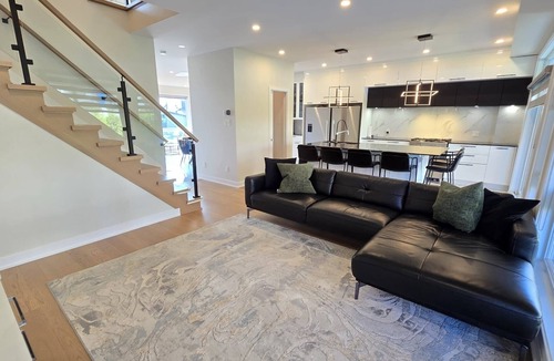 Aylmer House | Luxury Home - Near Downtown Ottawa