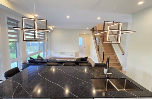 Aylmer House | Luxury Home - Near Downtown Ottawa