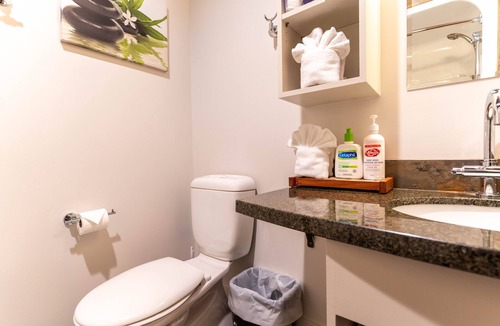 Canmore Hotel | Luxury Hotel Room Free Parking, Pool &Hot Tub