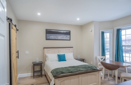 New Glasgow Bed & Breakfast | Luxury Inn - Unit 4 - Heart of New Glasgow