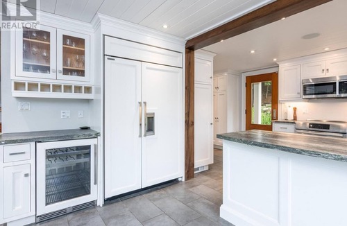 Muskoka Lakes Cottage | Luxury Lake Joseph Cottage w/Boathouse, Kids Cottage, Hot Tub & Putting Green