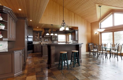 Falcon Lake Cabin | Luxury Lakefront Cabin on Falcon Lake