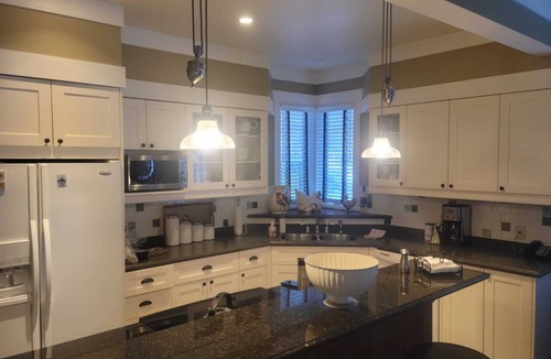 Baysville Villa | Luxury Lakefront Muskoka Resort Property - Incredible Amenities and Views.
