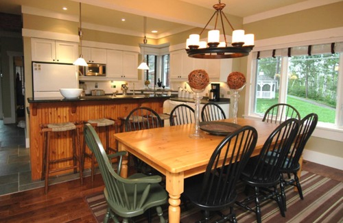 Baysville Villa | Luxury Lakefront Muskoka Resort Property - Incredible Amenities and Views.