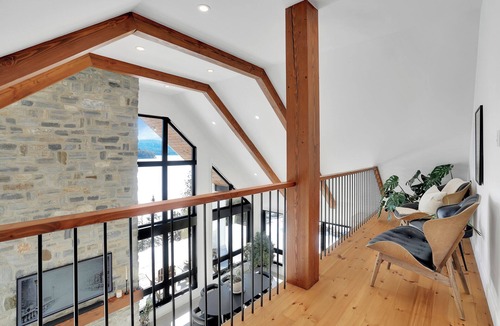 Lac-du-Cerf Cottage | Luxury Lakehouse with Panoramic lake views