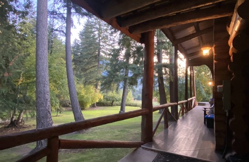 Tappen House | Luxury Log Home Retreat