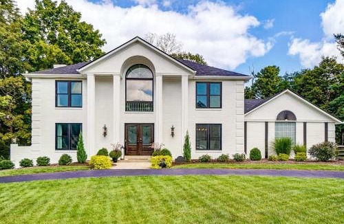 Otterbien Home Villa | Luxury Maineville Villa w/Private Pool & Deck