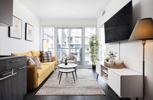 Garden District Apartment | Luxury & Modern Suite 5 Minutes from Eaton Center