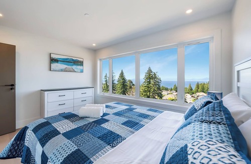 Regional District of Nanaimo House | Luxury! New Built! Roof Top Ocean View! AC&BBQ