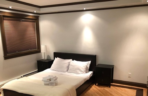 Whyte ave Condo | Luxury One Bed/Bath condo w/ parking on Whyte Ave