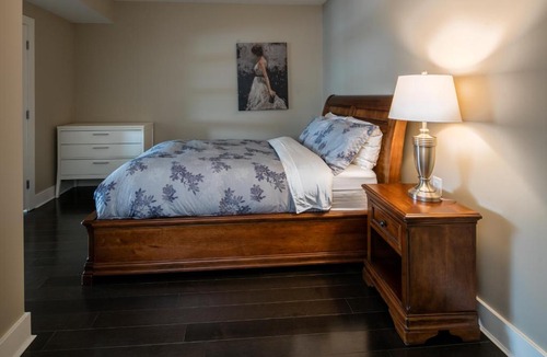 Downtown Apartment | Luxury One Bedroom Apartment in Kings Wharf