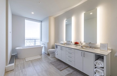 Downtown Edmonton Apartment | Luxury Pent House Suite in Downtown, Edmonton, AB.