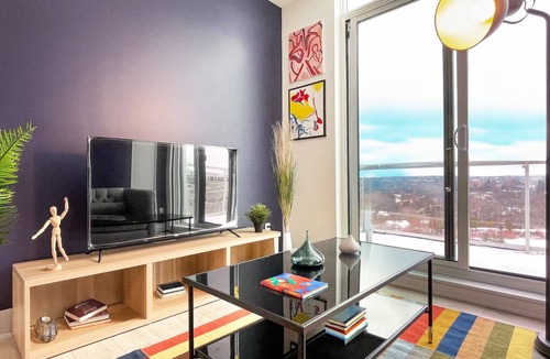 Markham Apartment | Luxury Penthouse in Downtown Markham