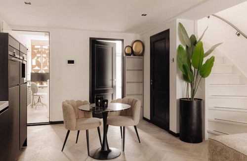 Museum Quarter Apartment | Luxury Penthouse off the Avenue near Vondelpark