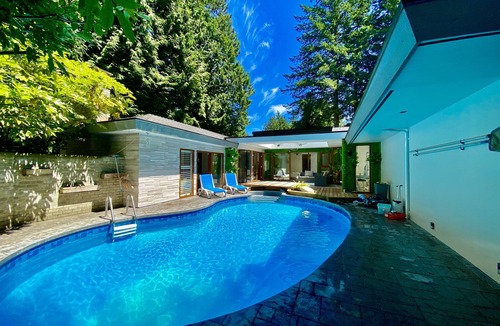 Crescent Beach House | Luxury Pool House Getaway Beachside ResortLike