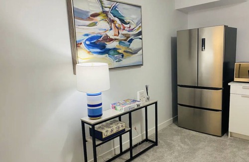 Fort Gary Apartment | Luxury Private basement suit. Private entrance and Private parking