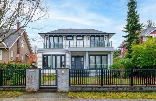 Dunbar House | Luxury Retreat in Vancouver’s Dunbar Neighborhood