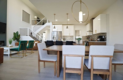 Southwest Edmonton House | Luxury Retreat With A/C|Fireplace|Garage|Disney+