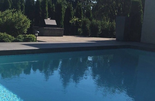 West Vancouver House | Luxury Stay in West Vancouver | Private sauna, Pool & Stunning Views