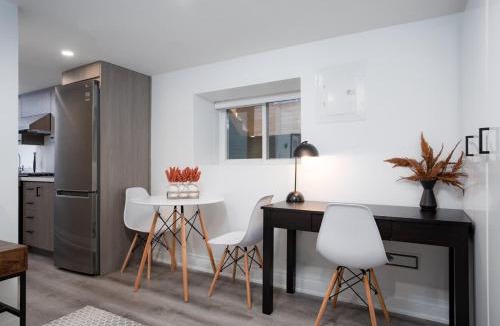 Parkdale Apartment | Luxury Studio Condo in Downtown Toronto Elm Street