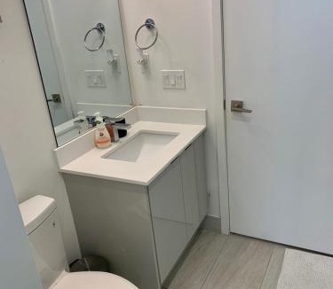 Thornhill Apartment | Luxury Suites In Good Location