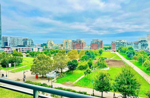 Wellington Place Condo | Luxury Toronto Condo by CN Tower