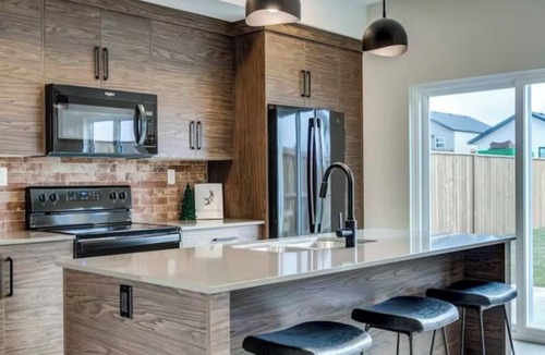 Sylvan Lake House | Luxury Townhome in Sylvan Lake