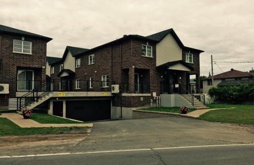 Laval Apartment | Luxury Two Story Villa Unit C