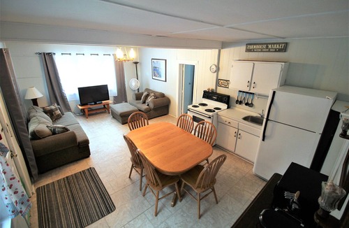 York Cottage | Lyons Cottages - Cottage #4, 3BR Walk to the Beaches of Stanhope National Park!