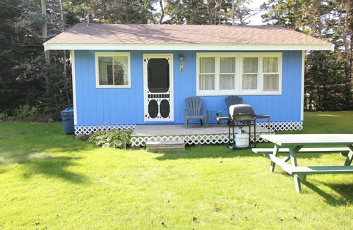 York Cottage | Lyons Cottages - Cottage #3, 2BR Walk to the Beaches of Stanhope National Park!