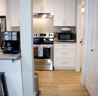 North Cowichan Apartment | M&M's Maple Bay Mountain Guesthouse
